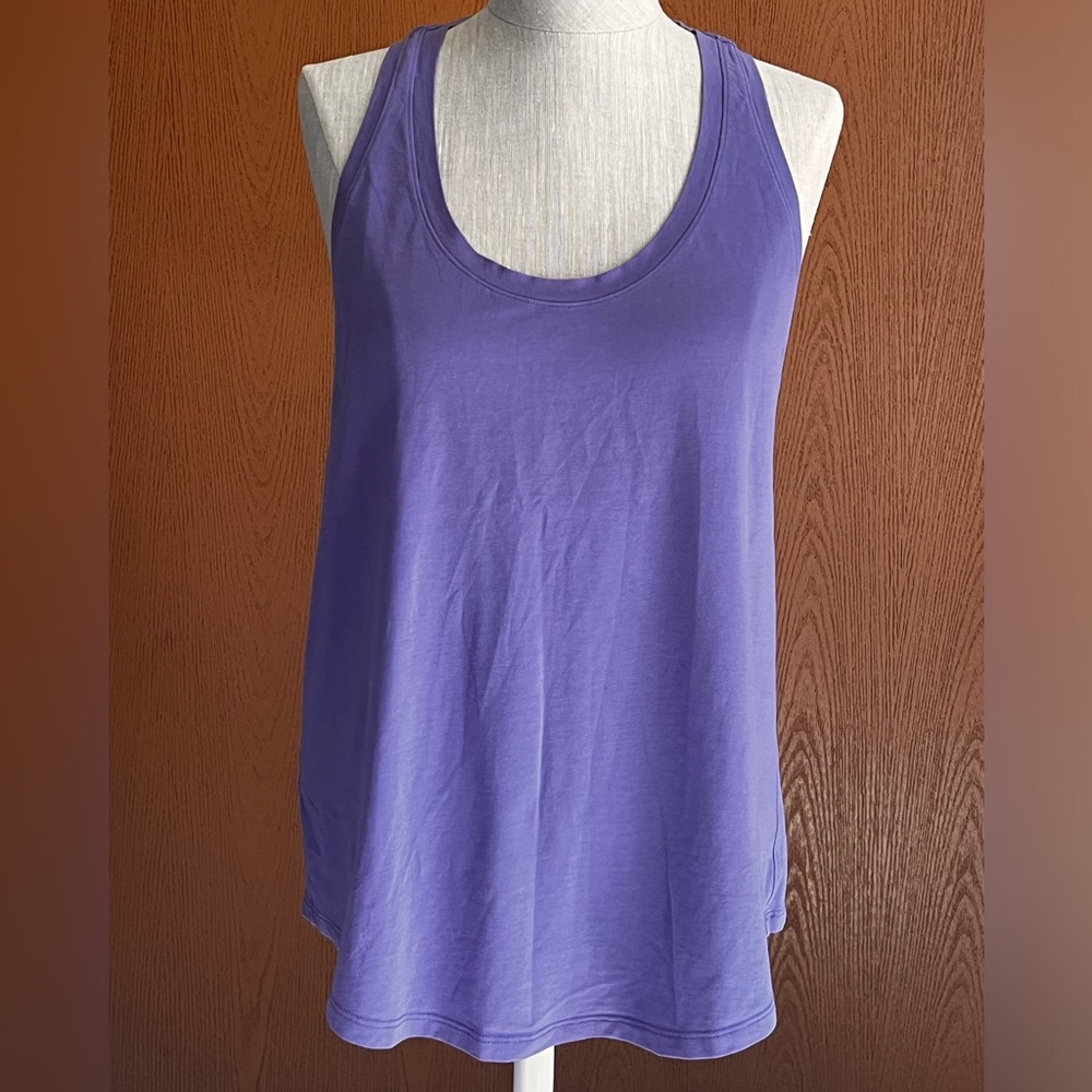 Lululemon athletic top size M.🌺🍀🍒